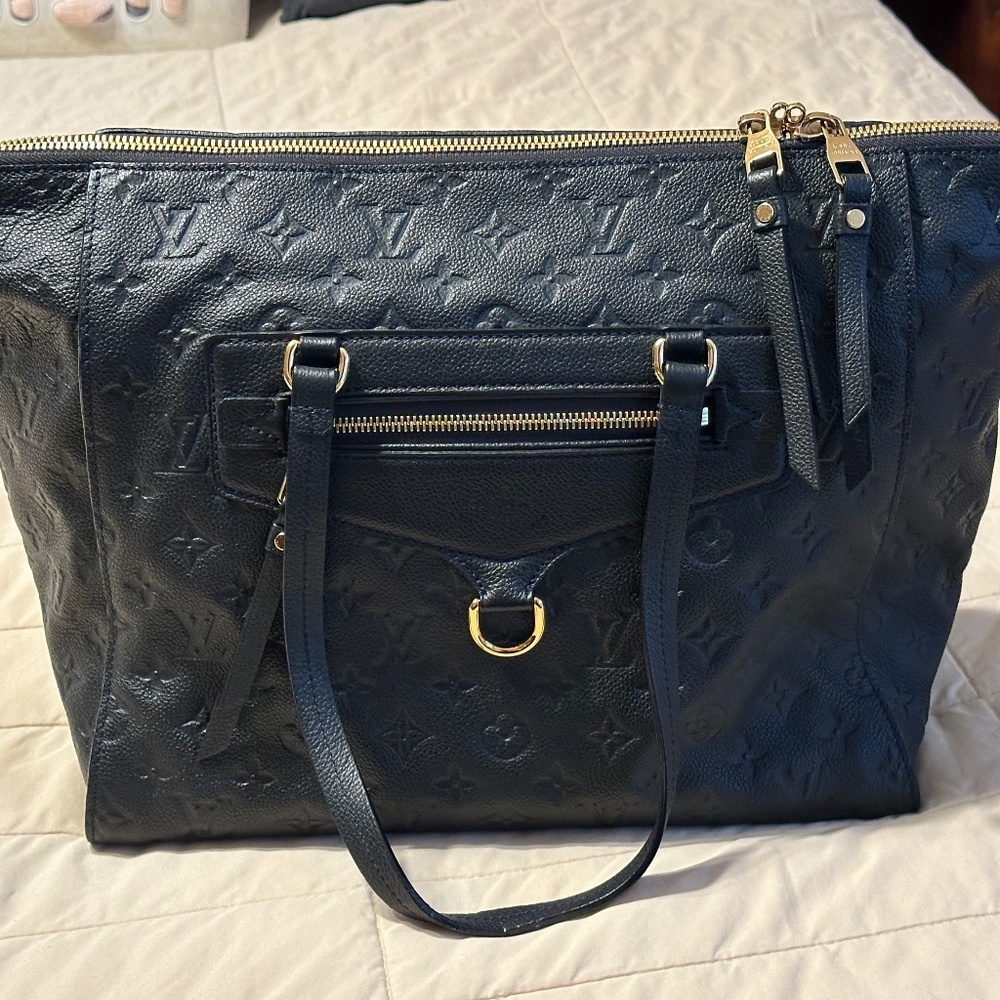 Louis Vuitton Lumineuse PM- Black Empriente